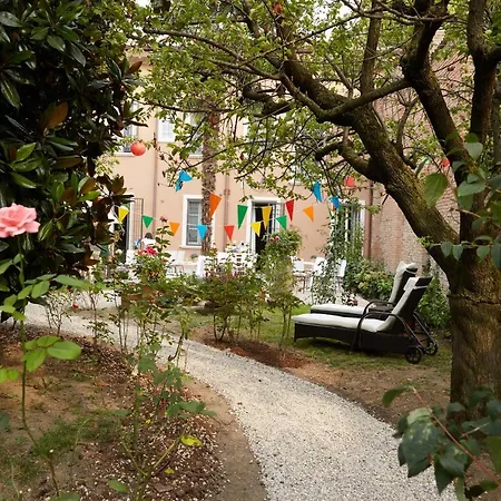 Secret Garden And Cozy Flat Reggio Emilia